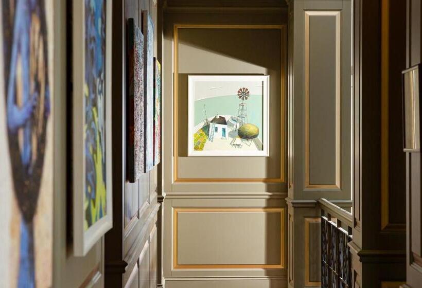 هتل Art Gallery