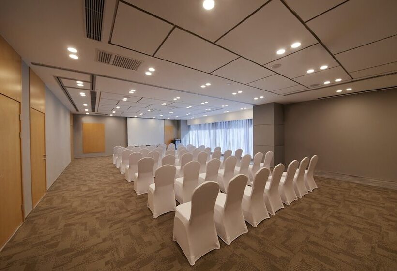 هتل Holiday Inn Express Zhengzhou Zhengdong, An Ihg