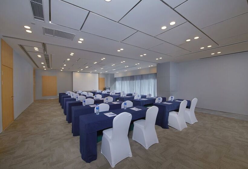 هتل Holiday Inn Express Zhengzhou Zhengdong, An Ihg