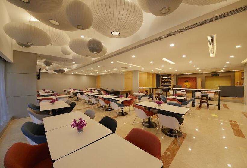 هتل Holiday Inn Express Zhengzhou Zhengdong, An Ihg