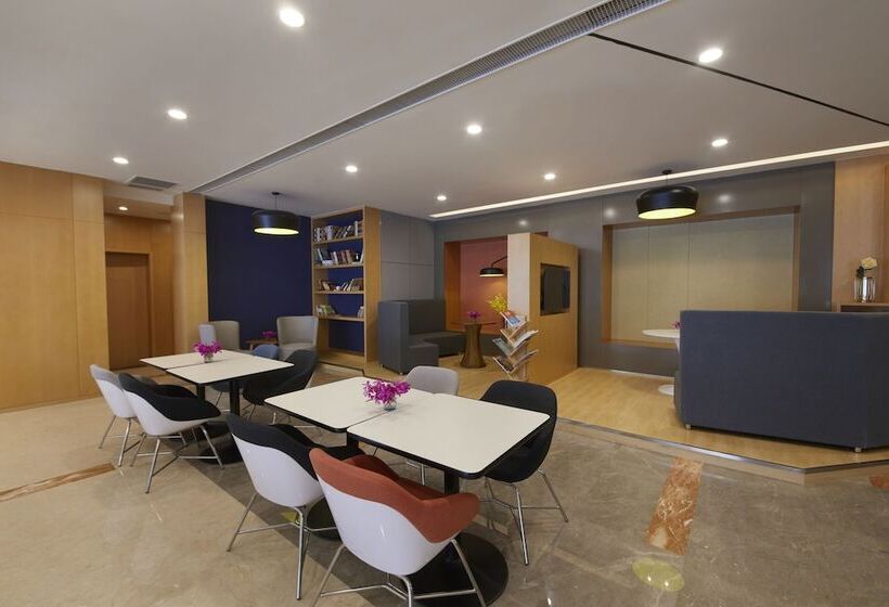 هتل Holiday Inn Express Zhengzhou Zhengdong, An Ihg