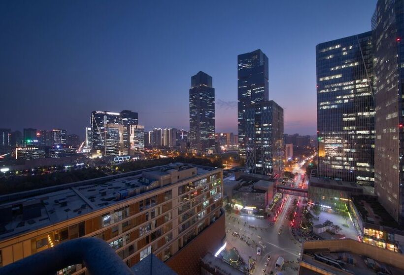 هتل Holiday Inn Express Zhengzhou Zhengdong, An Ihg