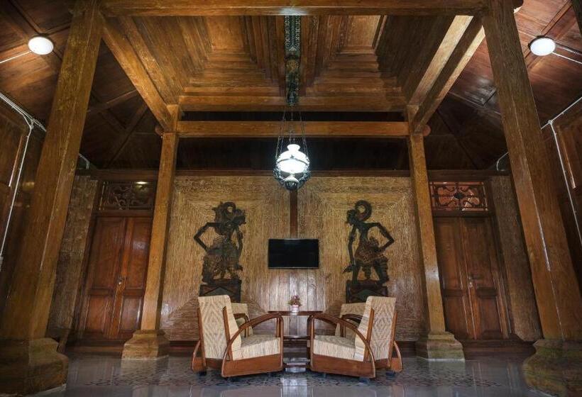 هتل Kampoeng Joglo Boutique