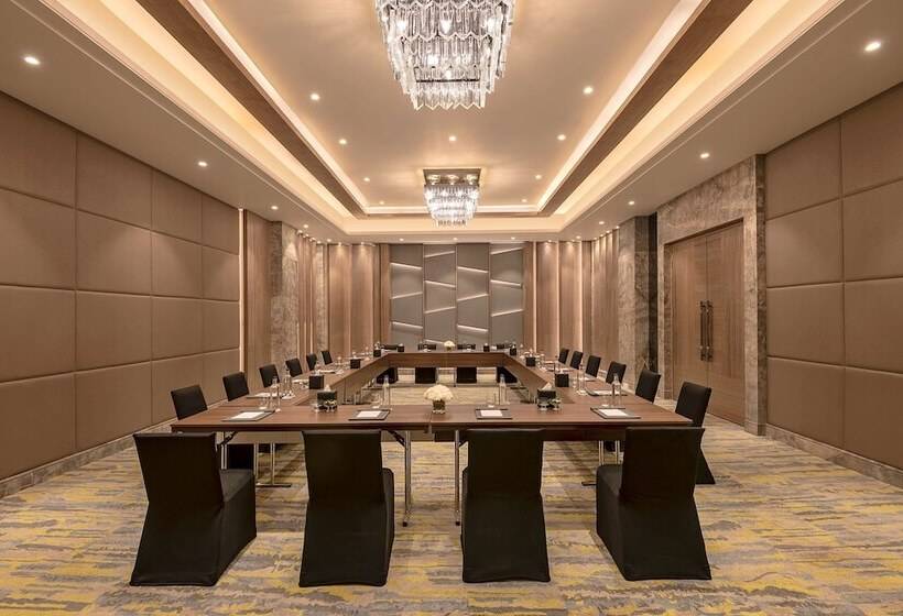 فندق Radisson Mumbai Andheri Midc