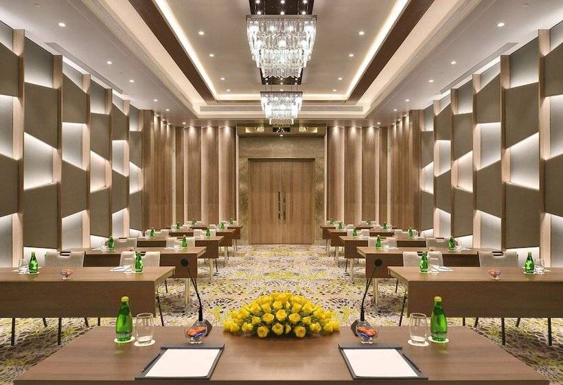 هتل Radisson Mumbai Andheri Midc