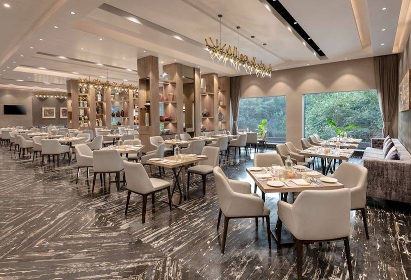 فندق Radisson Mumbai Andheri Midc