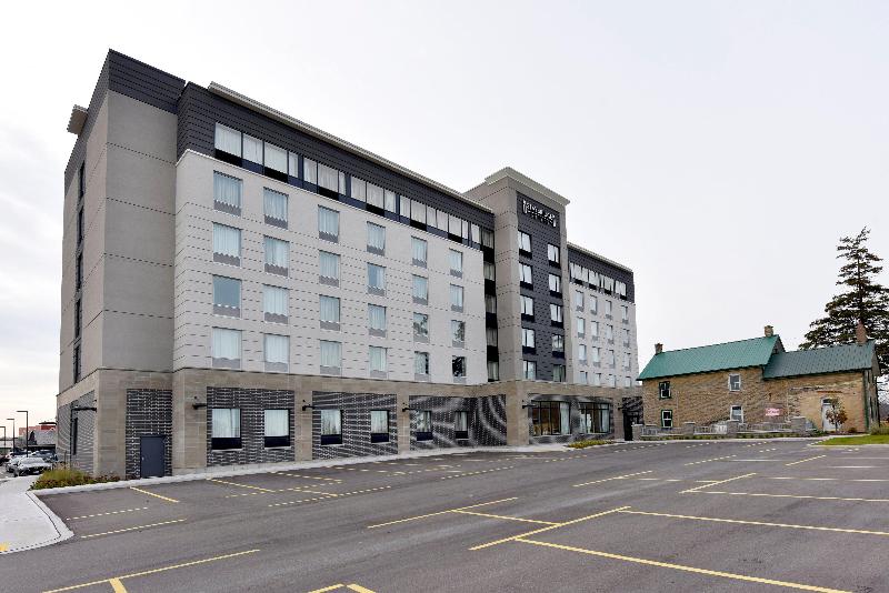 هتل Staybridge Suites Waterloo  St. Jacobs Area