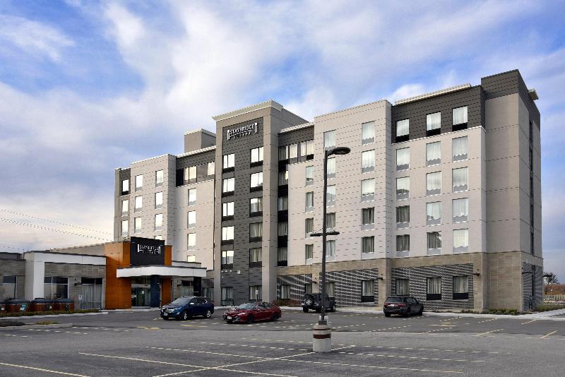 هتل Staybridge Suites Waterloo  St. Jacobs Area