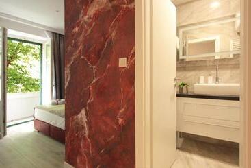 مسافرخانه Well Of Life Luxury Rooms