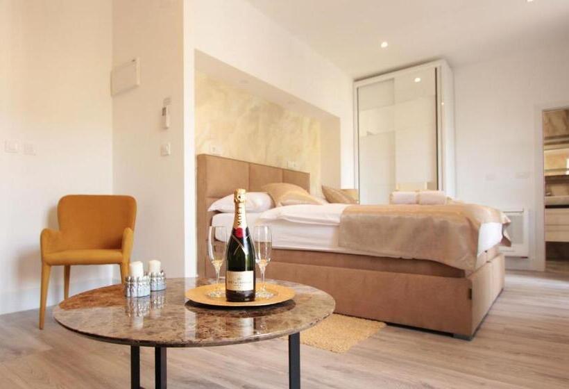 簡易ホテル Well Of Life Luxury Rooms