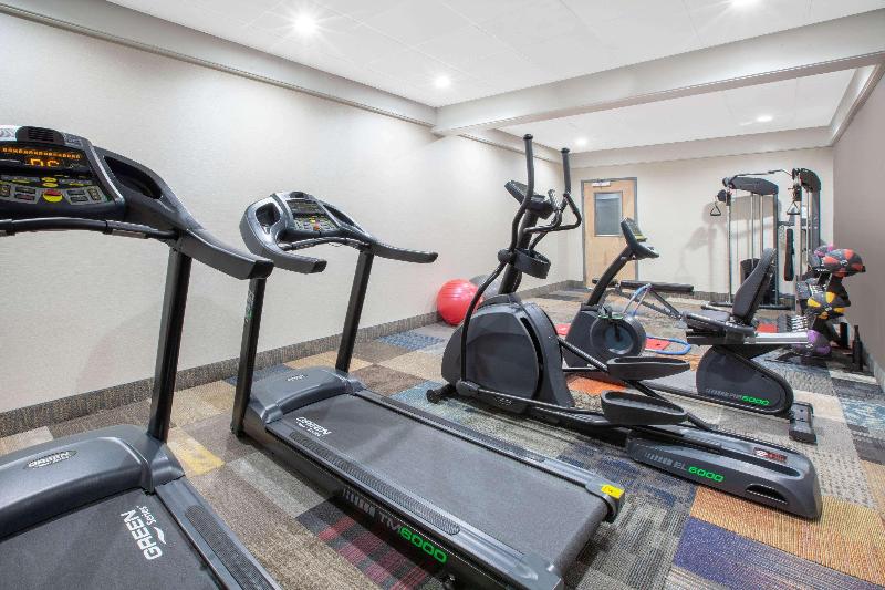 هتل Baymont By Wyndham Grand Rapids Near Downtown