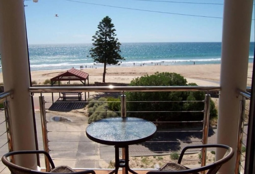 Christies No 1 Esplanade