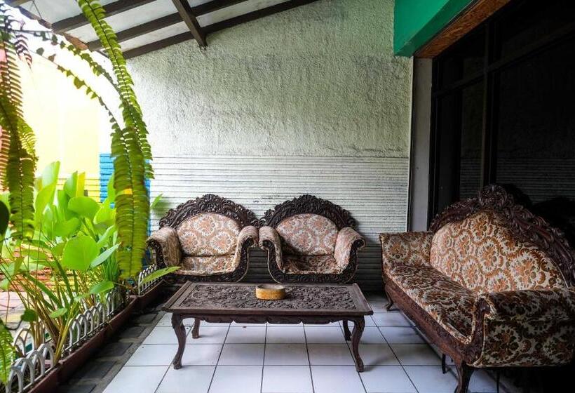 Fotos del hotel Oyo 1162 Fajar Residence:  13