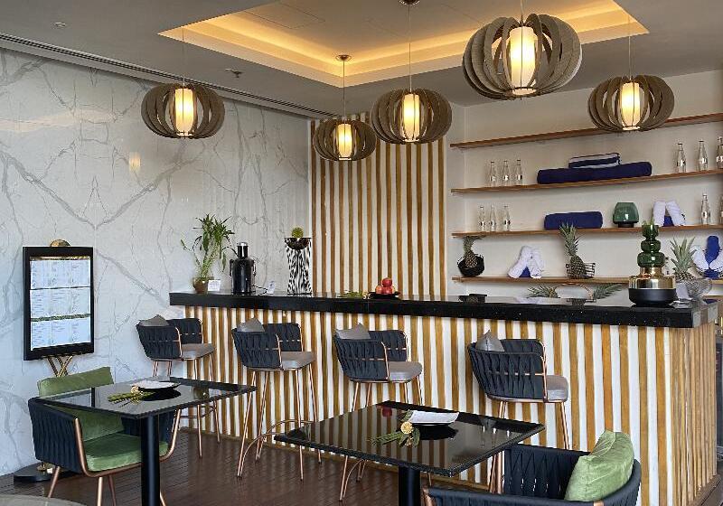 Fotos del hotel Number One Oxford Street Hotel And Suites:  6