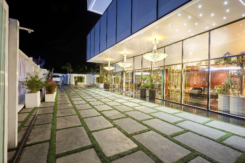 Fotos del hotel Number One Oxford Street Hotel And Suites:  14