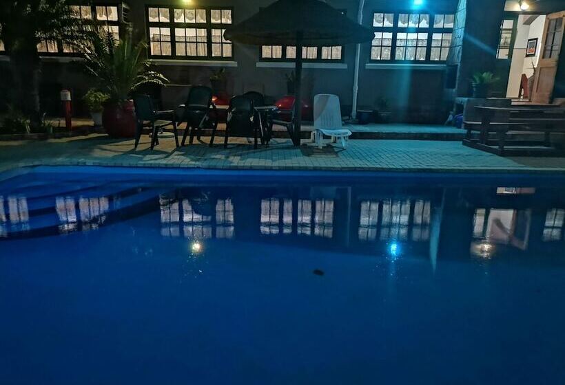 Fotos del hotel Oasis Country Lodge:  5