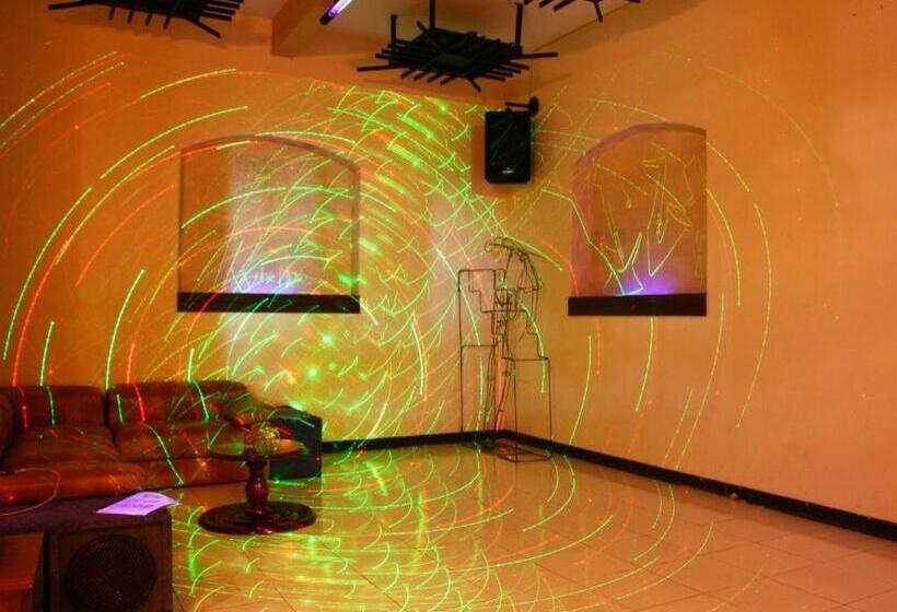 Fotos del hotel Vanda Gardenia Trawas:  9