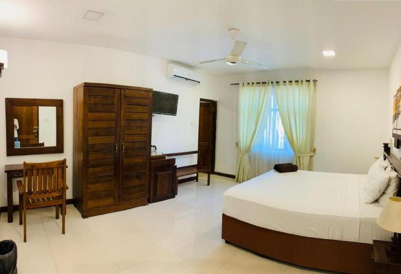 Fotos del hotel Hikka Fnr Villa:  2