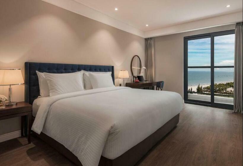 Johnny’s Luxury Apartments