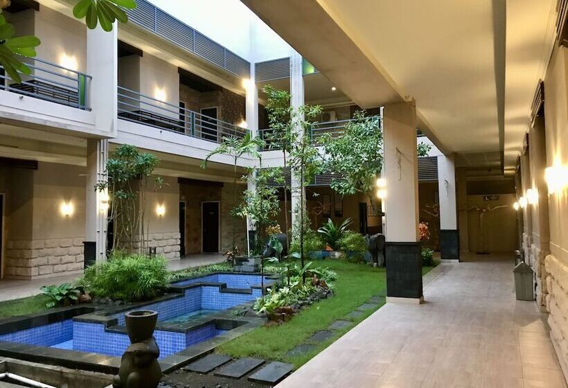 Fotos del hotel Savita Garden Inn:  3