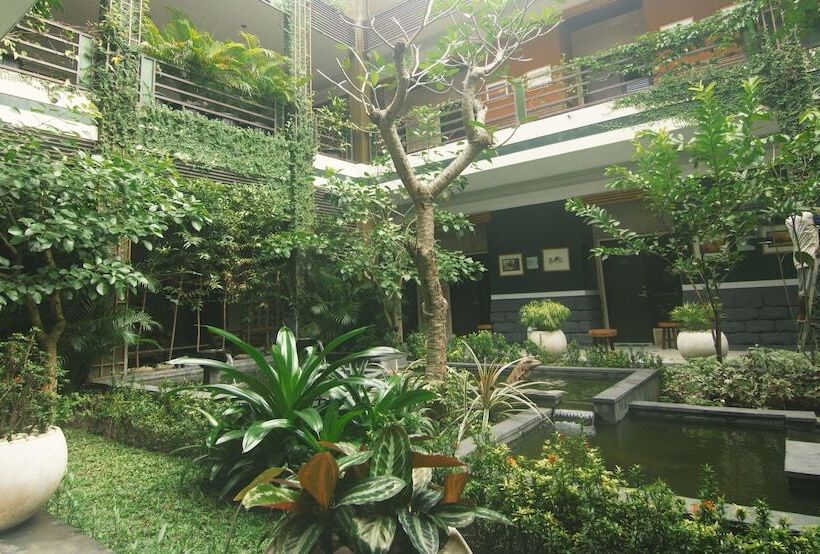 Fotos del hotel Savita Garden Inn:  7