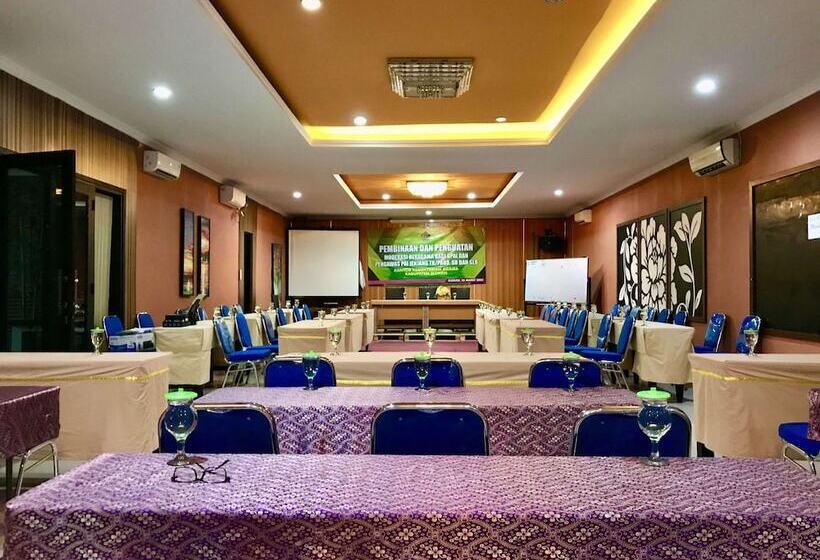 Fotos del hotel Savita Garden Inn:  13