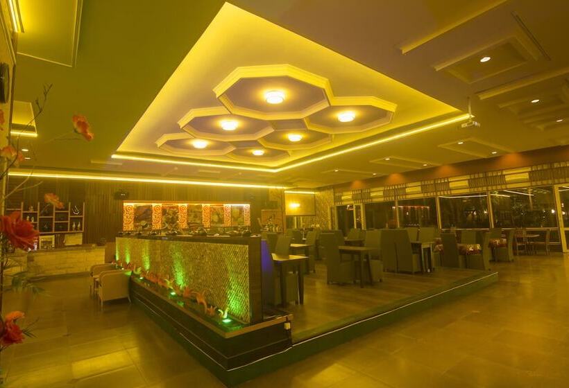 Fotos del hotel Savita Garden Inn:  15