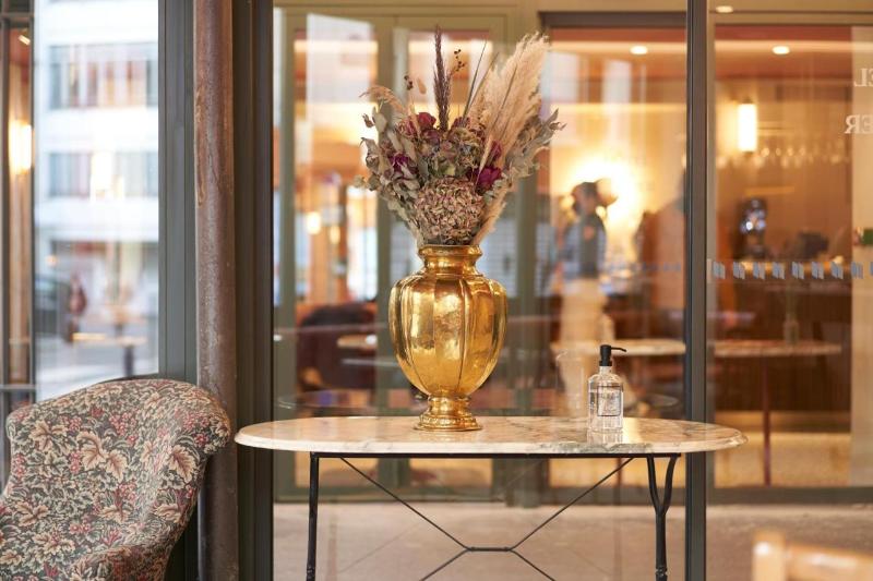 Fotos del hotel Hôtel Du Sentier:  5