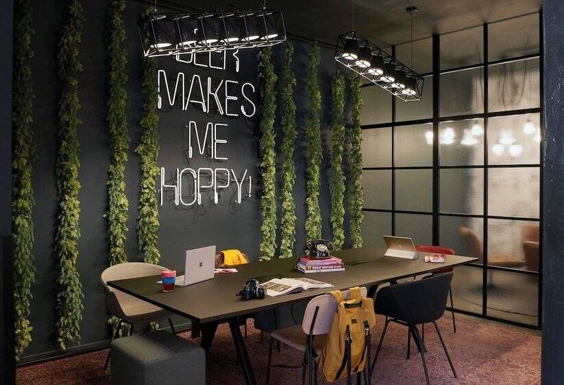 Fotos del hotel Moxy Edinburgh Fountainbridge:  25