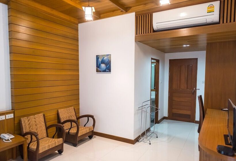 Fotos del hotel Tree Home Plus Home Stay:  8