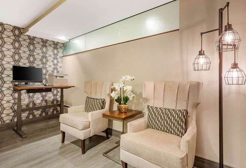 Fotos del hotel The District By Hilton Club:  4