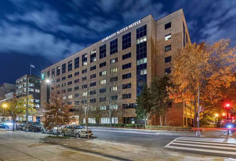 The District By Hilton Club