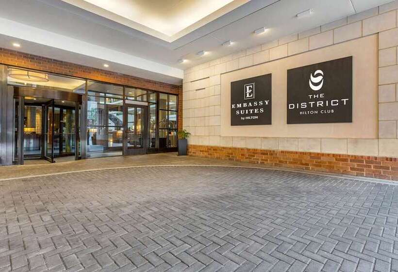 Fotos del hotel The District By Hilton Club:  9