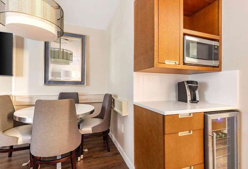 Fotos del hotel The District By Hilton Club:  2