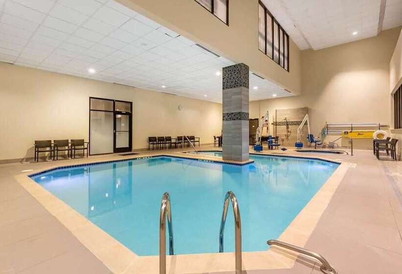 Fotos del hotel The District By Hilton Club:  3