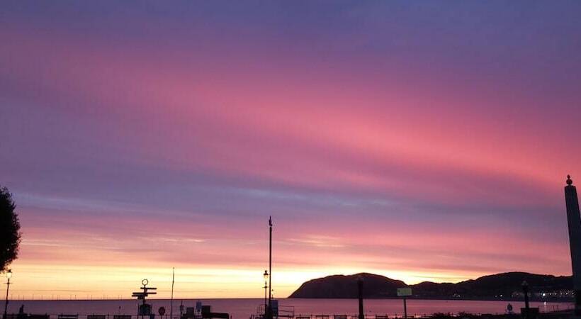 Fotos del hotel Hen Dy:  10