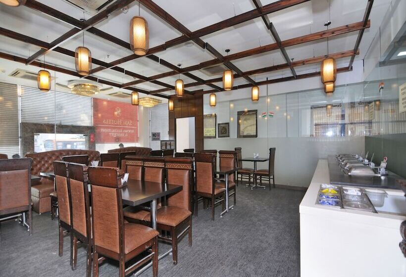 Fotos del hotel Treebo Sam Hotels:  2