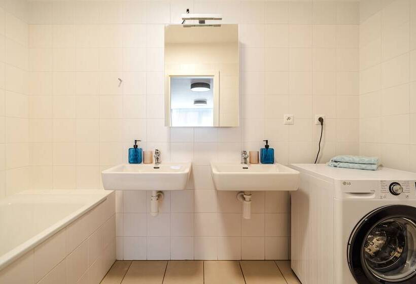 Fotos del hotel Keybox Checkin Apartments By Ambiente:  21