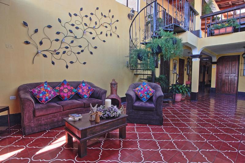 Las Camelias Inn By Ahs