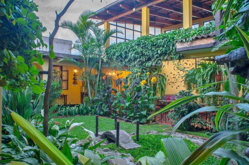 Fotos del hotel Las Camelias Inn By Ahs:  2