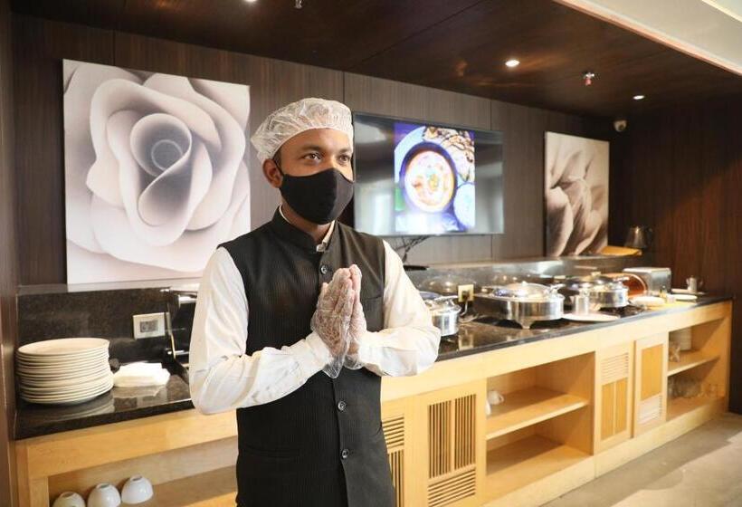 Fotos del hotel Saket 27:  12