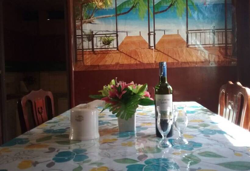 Fotos del hotel Santipran Place:  3