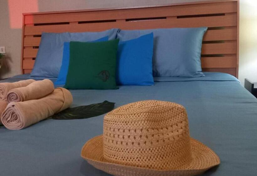 Fotos del hotel Santipran Place:  11