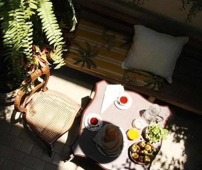 Fotos del hotel The Bhuthorn Bed & Breakfast:  5