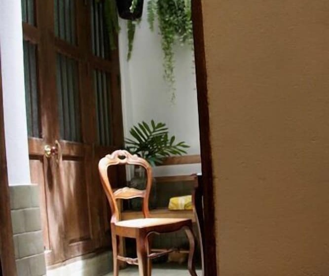 Fotos del hotel The Bhuthorn Bed & Breakfast:  15