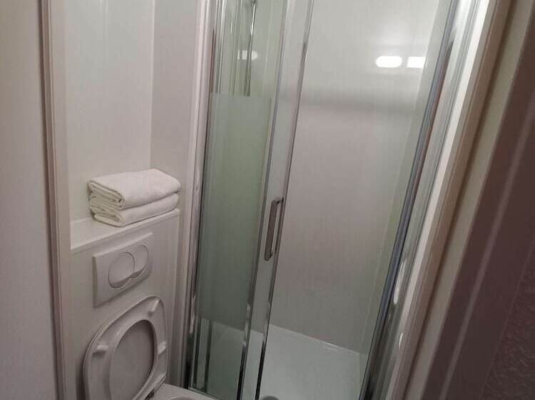 Fotos del hotel F1 Mennecy:  11