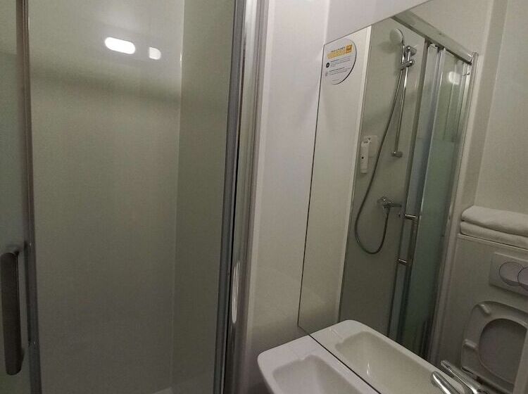 Fotos del hotel F1 Mennecy:  5