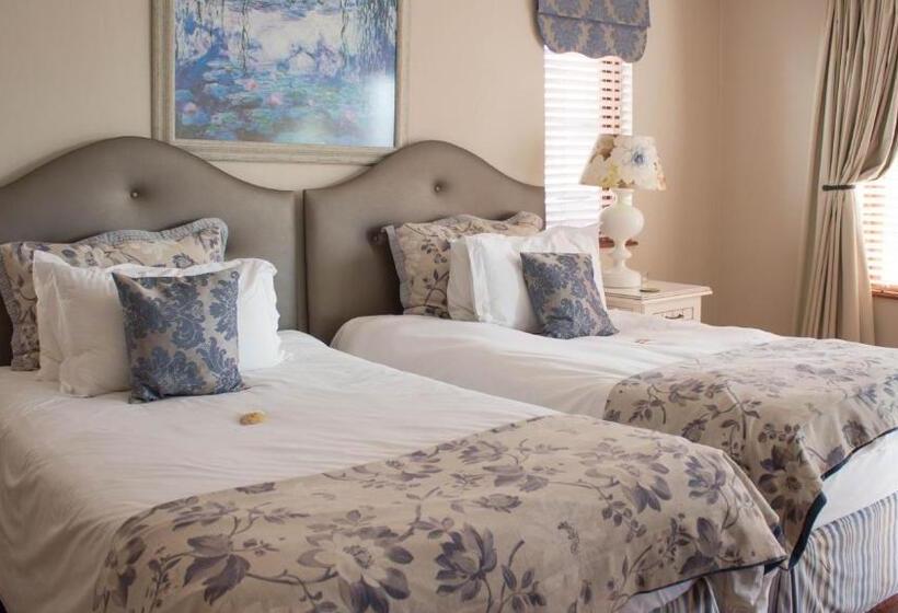 Candlewoods Guesthouse