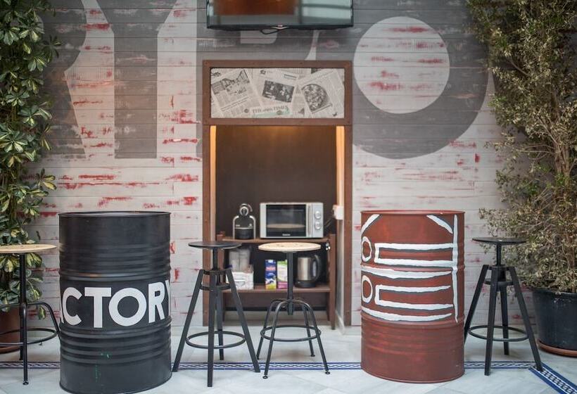 Fotos del hotel Factory Rooms Tarifa  Hostel:  4