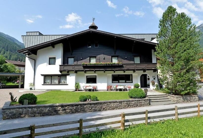 Fotos del hotel Alpin Hotel Garni Eder - Private Living:  11